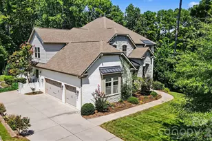 15304 Wyndham Oaks Dr, Charlotte, NC 28277 - Photo 2