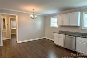 2401 Roslyn Ave, Charlotte, NC 28208 - Photo 4
