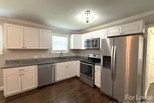 2401 Roslyn Ave, Charlotte, NC 28208 - Photo 2