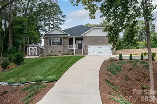 203 Macon Dr, Statesville, NC 28625 - Photo 2