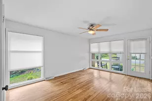 4231 Mantle Ct, Charlotte, NC 28205 - Photo 2