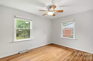 4231 Mantle Ct, Charlotte, NC 28205 - Photo 8