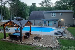 922 Plantation Dr, Lenoir, NC 28645 - Photo 10