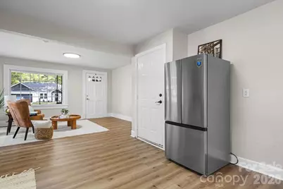 112 10th Avenue SE, Hickory, NC 28602 - Photo 6