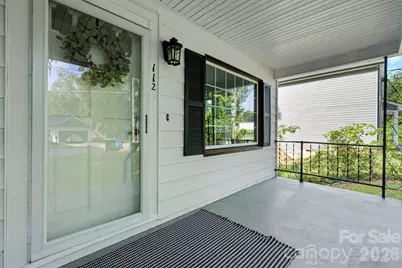 112 10th Avenue SE, Hickory, NC 28602 - Photo 2
