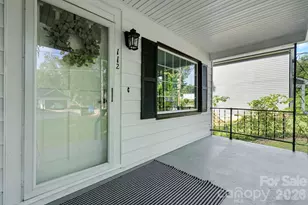 112 10th Ave SE, Hickory, NC 28602 - Photo 2