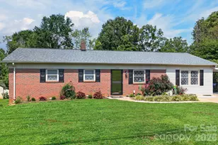 2559 Sweetbriar Cir, Lenoir, NC 28645 - Photo 1