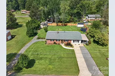 2559 Sweetbriar Circle, Lenoir, NC 28645 - Photo 12