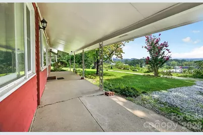 2409 Lucas Street, Hendersonville, NC 28791 - Photo 2
