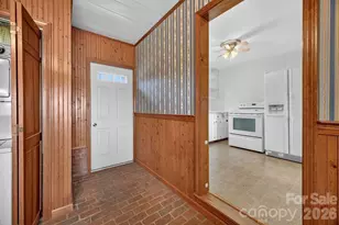 2409 Lucas St, Hendersonville, NC 28791 - Photo 24