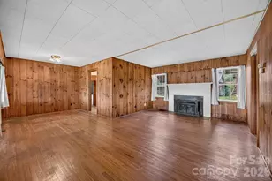 2409 Lucas St, Hendersonville, NC 28791 - Photo 12