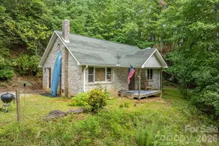937 Shoal Creek Rd, Balsam Grove, NC 28708 - Photo 2