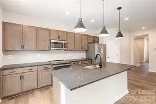 3103 Hutton Gdns Ln, Charlotte, NC 28269 - Photo 2