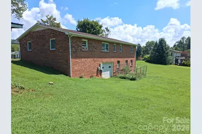 114 Ashworth Circle, Marion, NC 28752 - Photo 2