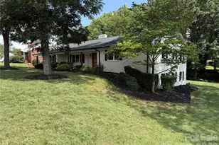 228 Cedar St, Mooresville, NC 28115 - Photo 2