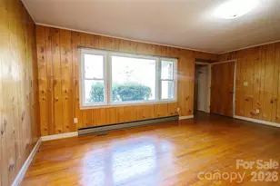 136 Marion St, Marion, NC 28752 - Photo 14