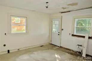 803 W Elm St, Shelby, NC 28150 - Photo 6