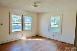 803 W Elm St, Shelby, NC 28150 - Photo 8