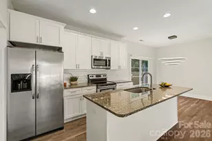 1522 Wembley Dr, Charlotte, NC 28205 - Photo 6