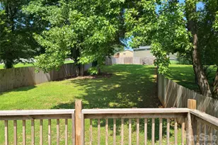 4809 Garvis Dr, Charlotte, NC 28269 - Photo 4