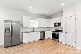 406 Killian Ave, Mount Holly, NC 28120 - Photo 4