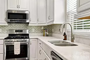 5477 Cambridge Bay Dr, Charlotte, NC 28269 - Photo 8