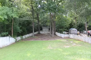 7508 Blythwood Ln, Charlotte, NC 28227 - Photo 6