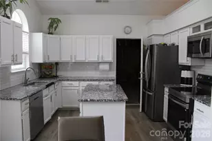 7508 Blythwood Ln, Charlotte, NC 28227 - Photo 14