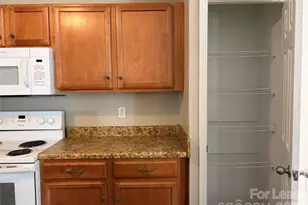 3707 Rocky Brook Ct, Charlotte, NC 28269 - Photo 12