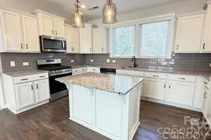 3205 Shamrock Dr, Charlotte, NC 28215 - Photo 6