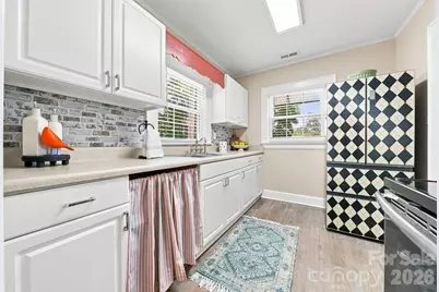 312 Sharon Avenue NW, Lenoir, NC 28645 - Photo 12