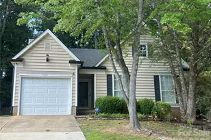 9206 Rotherham Ln, Charlotte, NC 28216 - Photo 1