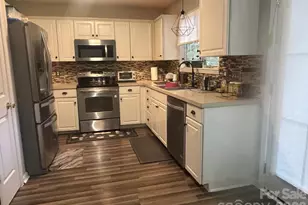 9206 Rotherham Ln, Charlotte, NC 28216 - Photo 12