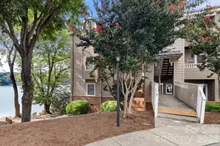 9816 Emerald Point Dr, Charlotte, NC 28278 - Photo 2