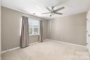 525 Olmsted Park Pl, Charlotte, NC 28203 - Photo 12