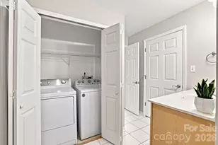 525 Olmsted Park Pl, Charlotte, NC 28203 - Photo 16
