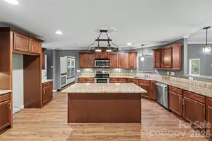 1166 Mustang Ln, York, SC 29745 - Photo 4