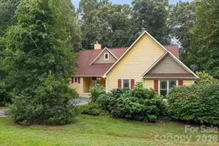 312 E Forest Pl, Candler, NC 28715 - Photo 4