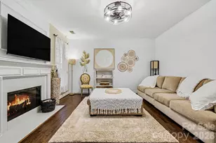 1924 Dearmon Dr, Charlotte, NC 28205 - Photo 8