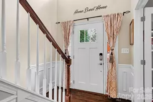1924 Dearmon Dr, Charlotte, NC 28205 - Photo 4