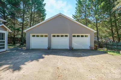 618 S Aspen Street, Lincolnton, NC 28092 - Photo 2