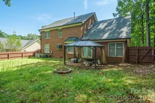 7801 Bridle Ct, Charlotte, NC 28216 - Photo 4