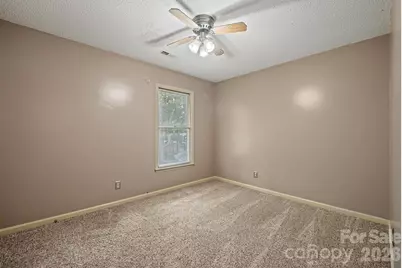 7801 Bridle Court, Charlotte, NC 28216 - Photo 32