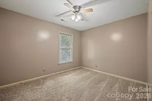 7801 Bridle Ct, Charlotte, NC 28216 - Photo 32