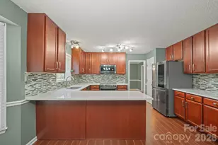 7801 Bridle Ct, Charlotte, NC 28216 - Photo 14