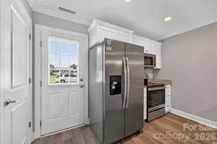 3919 Hemingway Dr NW, Hickory, NC 28601 - Photo 16