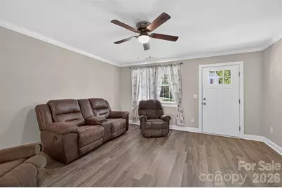 3919 Hemingway Drive NW, Hickory, NC 28601 - Photo 6