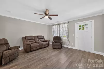 3919 Hemingway Drive NW, Hickory, NC 28601 - Photo 4