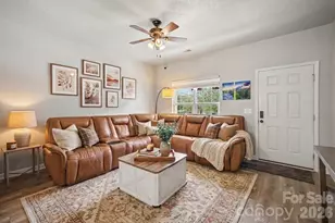4560 Merryvale Forest Dr, Charlotte, NC 28214 - Photo 4