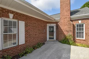8332 Highland Glen Dr, Charlotte, NC 28269 - Photo 4